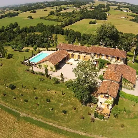 Idyllic And Peaceful Two Bedroom Holiday home Boulogne-sur-Gesse